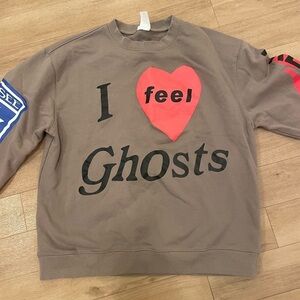 I Feel Ghosts Graphic Sweatshirt - Brown